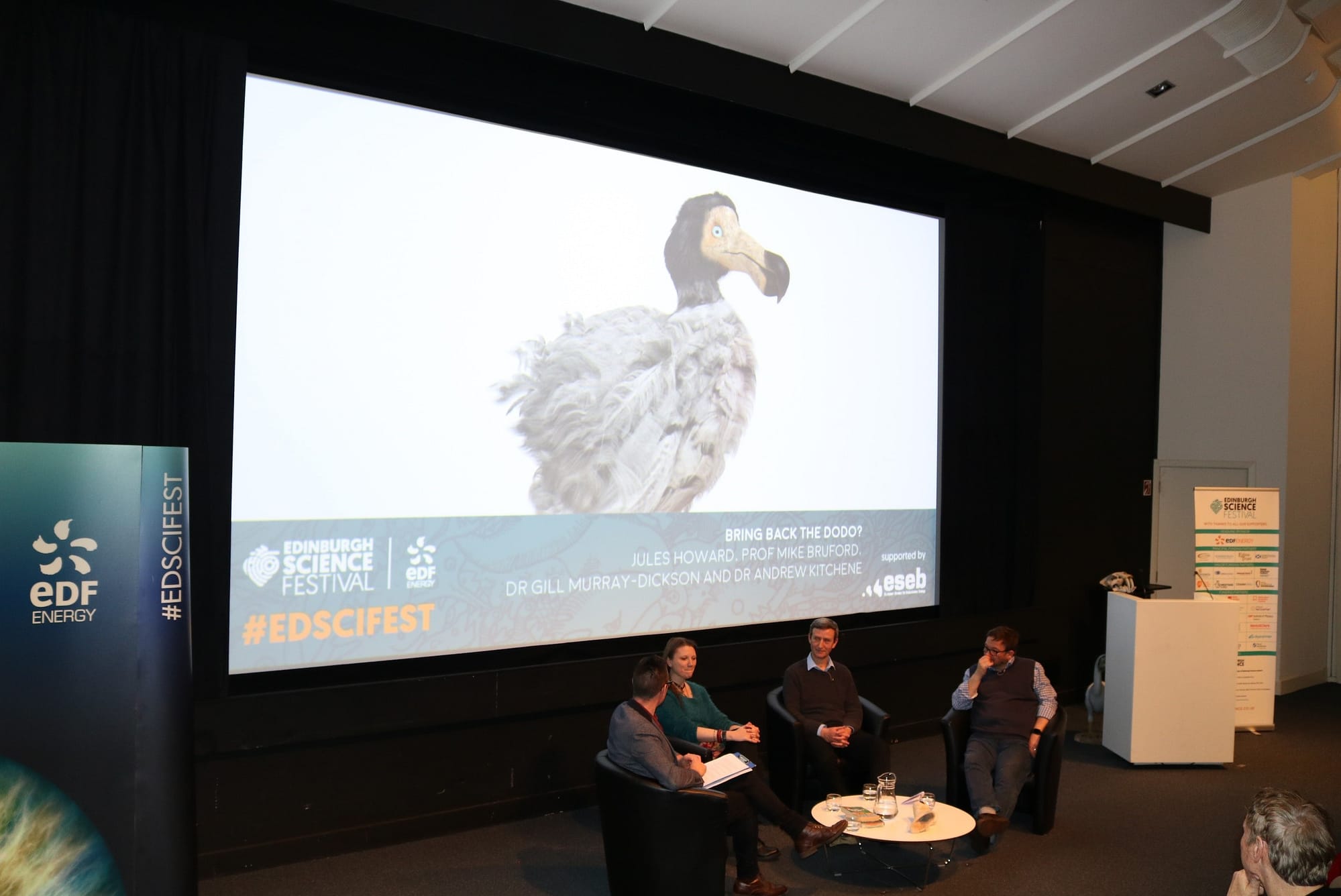Read more about the article De-extinction, dinosaurs and dodos at the Edinburgh Science Festival